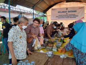 Bupati Resmikan Pasar Kuliner Terapung di Silabia