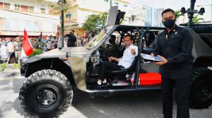 Gunakan Kendaraan Taktis, Presiden Sapa Masyarakat di Tarakan