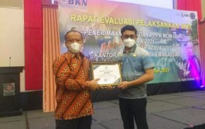 Pemda Parigi Moutong Terima Penghargaan Terbaik Seleksi ASN Secara Mandiri Dari BKN