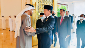 Singgah di Abu Dhabi, Presiden Jokowi Sampaikan Dukacita atas Wafatnya Sheikh Khalifa
