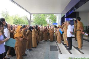 Hari Pertama Kerja Tahun 2023, Pj. Sekda Sidak Beberapa OPD Pemprov Sulteng