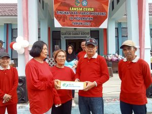 Buka Kegiatan Lansia Ceria, Harapan Wabup Adanya Produktifitas Bagi Kelompok Lanjut Usia