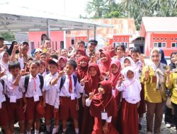 Monev ANBK, Sekda Zulfinasran Beri Semangat Siswa dan Siswi SDN Buranga