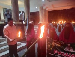 Pj Bupati Parigi Moutong Melepas Pawai Obor Menyambut Ramadhan 1445 Hijriah