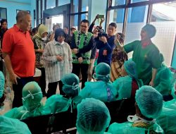 Mensos RI Tinjau Operasi Katarak di Kabupaten Parigi Moutong