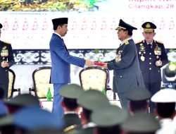 Presiden Jokowi Sampaikan Penganugerahan Pangkat Istimewa Prabowo sesuai UU