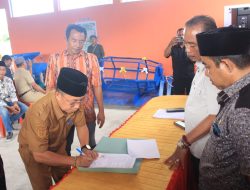 Asisten 1 Hadiri serah Terima Pekerjaan Pembangunan Septi Skala Individual Pedesaan dan Pembangunan TPS3R Desa Baliara