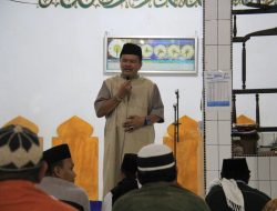 Wakil Bupati Parigi Moutong Safari Ramadhan di Desa Sienjo, Serahkan 50 Paket Sembako dan Ajak Masyarakat Jaga Generasi Muda