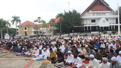 Khidmat dan Penuh Kebersamaan, Bupati Erwin Burase Salat Iduladha 1447 H bersama Warga Parigi Moutong