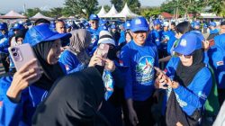 Peringati HUT ke-25 Demokrat, Ribuan Warga Morowali Padati Gerakan Langit Biru di Pantai Matano