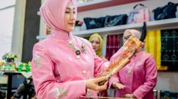 Ikhtiar Sry Nirwanti Menenun Asa Wastra Sulteng di Ujung Kain Donggala