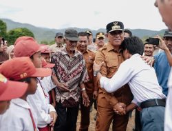 Gubernur Sulteng Anwar Hafid Sambangi Desa Mire, Tegaskan Pembangunan Harus Menjangkau Pelosok Touna