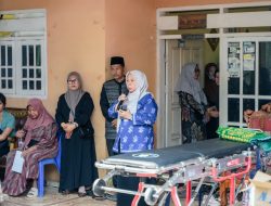 Wagub Reny Lamadjido Jenguk Warga Korban Bentrokan Anoa, Ajak Warga Jaga Perdamaian